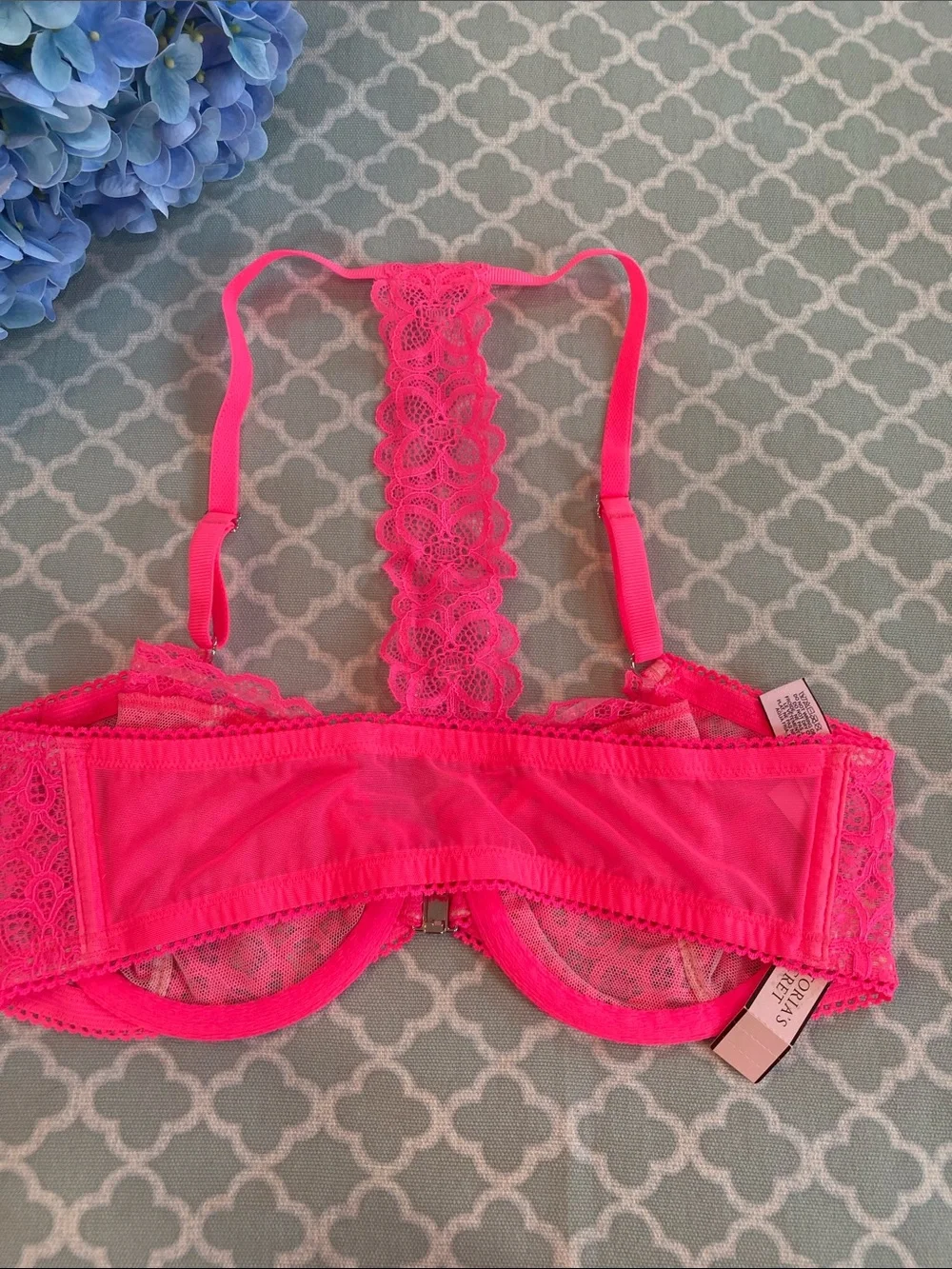 Victoria’s Secret Dream Angels Unlined Lace Front Close 32C NWT
